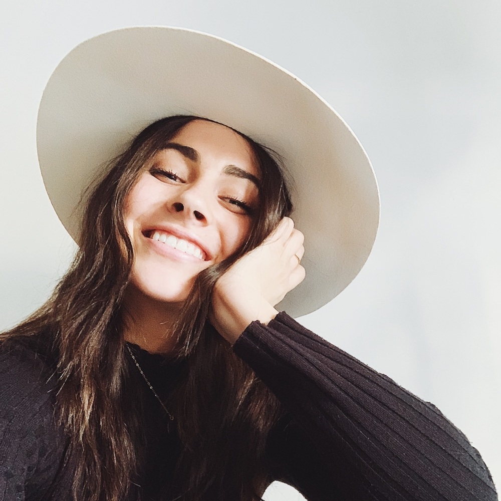 Meet your Posher, Lissy - Picture 2 of 4